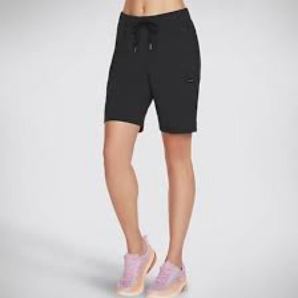 NWT SKECHERS WOMEN'S INCLINE POCKET 9"‎ SHORTS BOLD BLACK XS - Picture 1 of 6